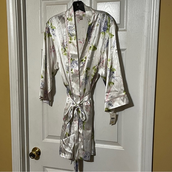 Oscar de la Renta Other - Oscar de la Renta Pink Label Lilac Whisper Print Robe